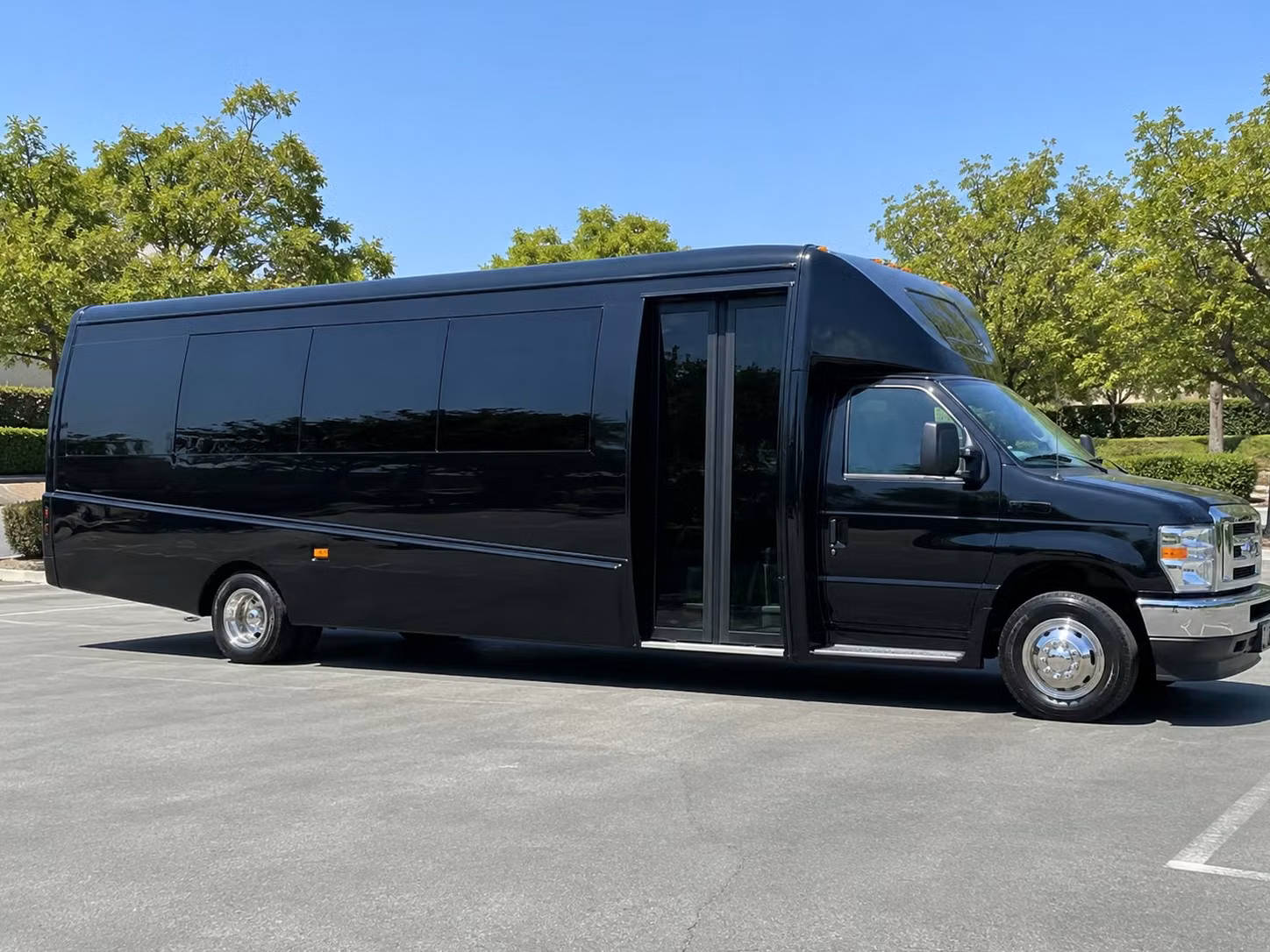 minibus rentals for smaller concert groups heading out in fresno